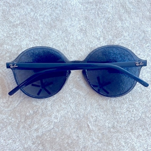 NWOT Ray-Ban Retro 60s Round Frames Translucent Blue Sunglasses NWOT Ray-Ban Retro 60s Round Frames Translucent Blue Sunglasses main image 4